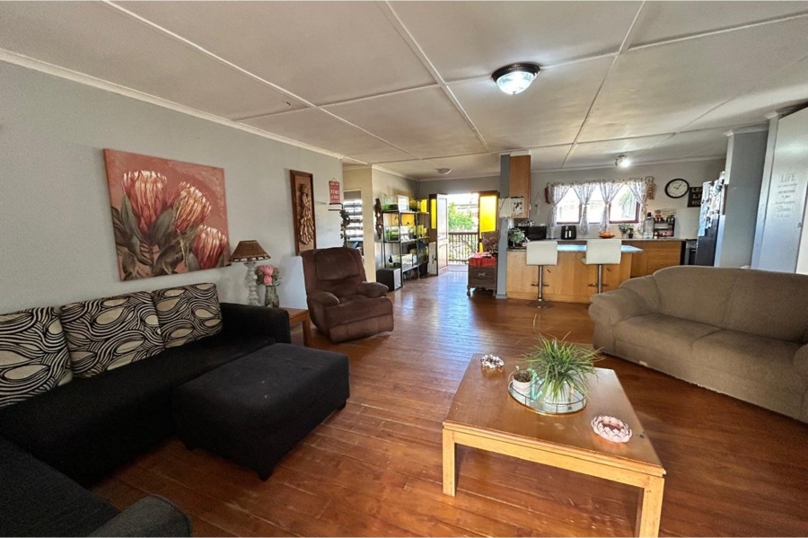 3 Bedroom Property for Sale in Sunrise On Sea Eastern Cape